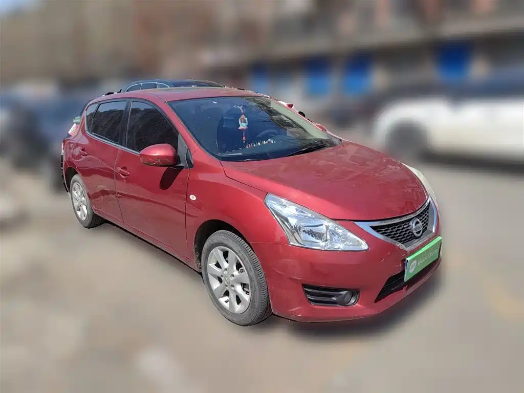 Nissan Tiida 2015 — фото 24