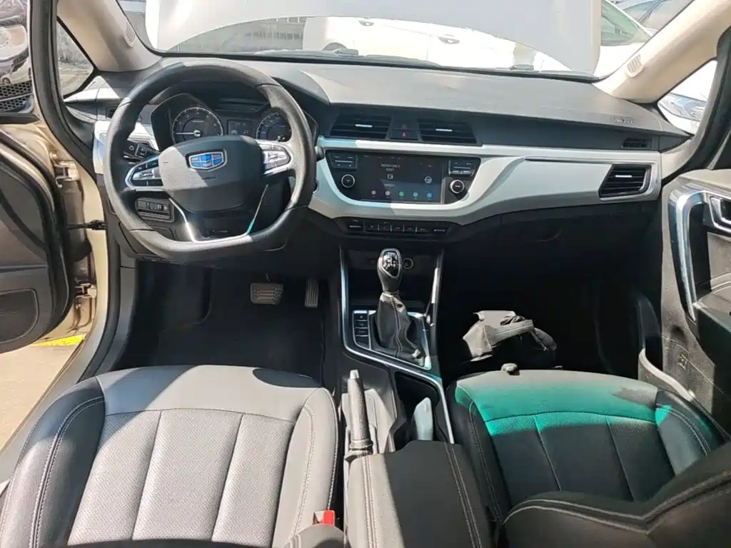 Geely Vision X3 2020 — фото 10
