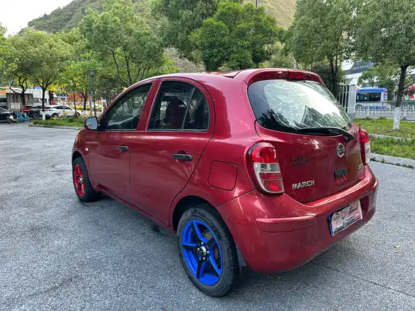 Nissan March 2010