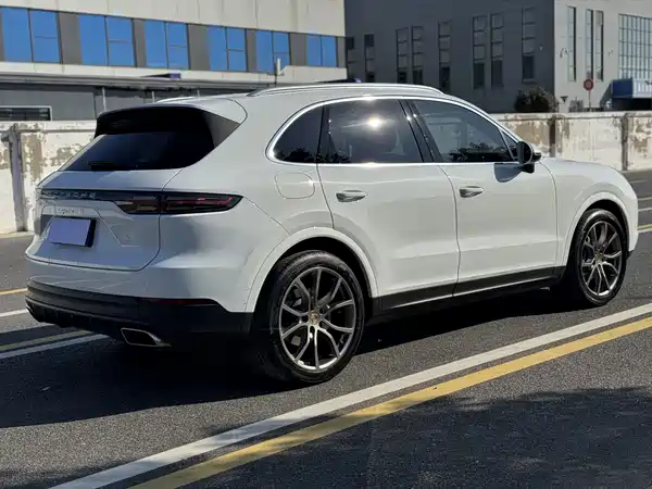 Porsche Cayenne 2023