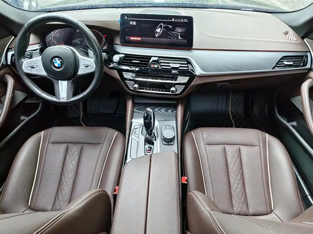 BMW 5 Series 2024 — фото 9