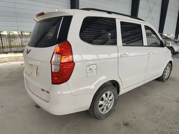 Wuling Hongguang 2018
