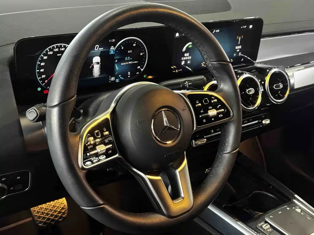 Mercedes-Benz GLB 2023 — фото 4