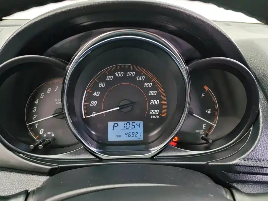 Toyota Yaris L 2020 — фото 14