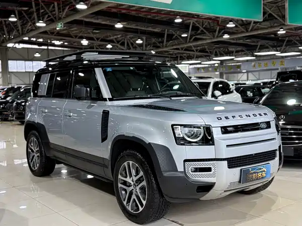 Land Rover Defender 2021