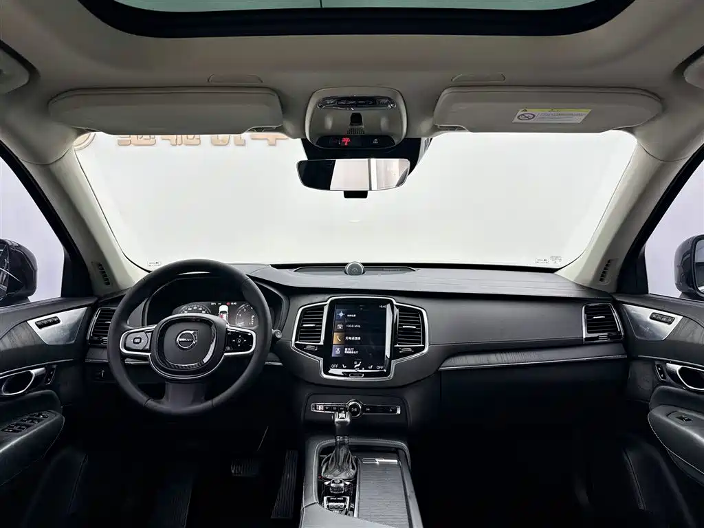 Volvo XC90 2020 — фото 9