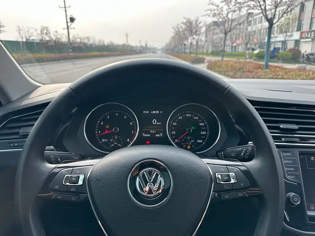 Volkswagen Tiguan L 2017 — фото 9