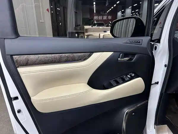 Toyota Vellfire 2021