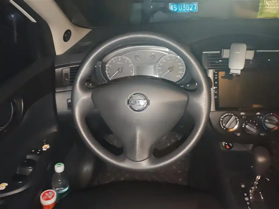 Nissan Tiida 2016 — фото 15