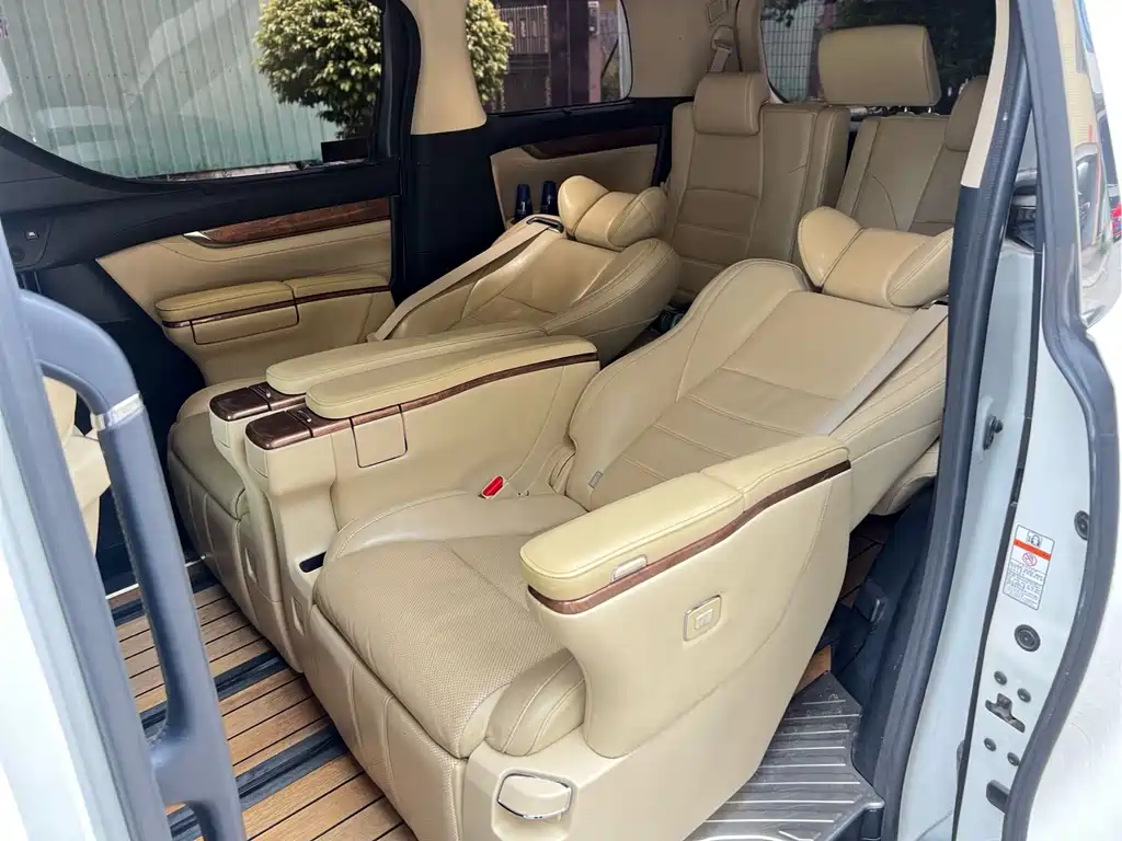 Toyota Alphard 2016 — фото 7