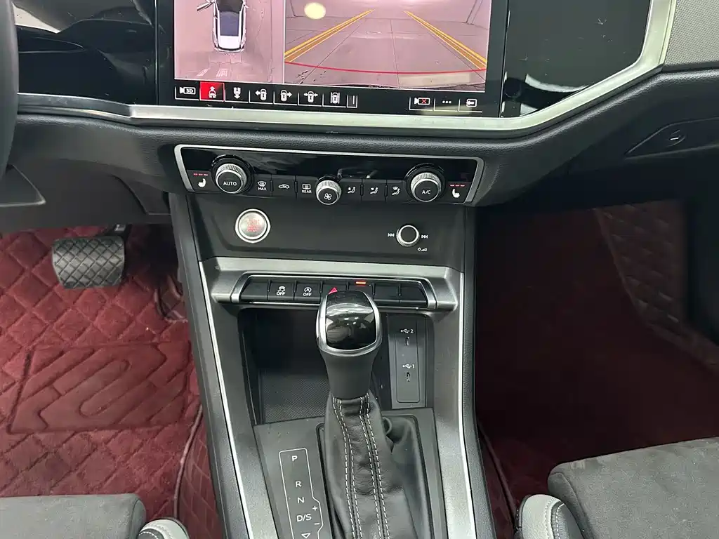 Audi Q3 2023 — фото 14