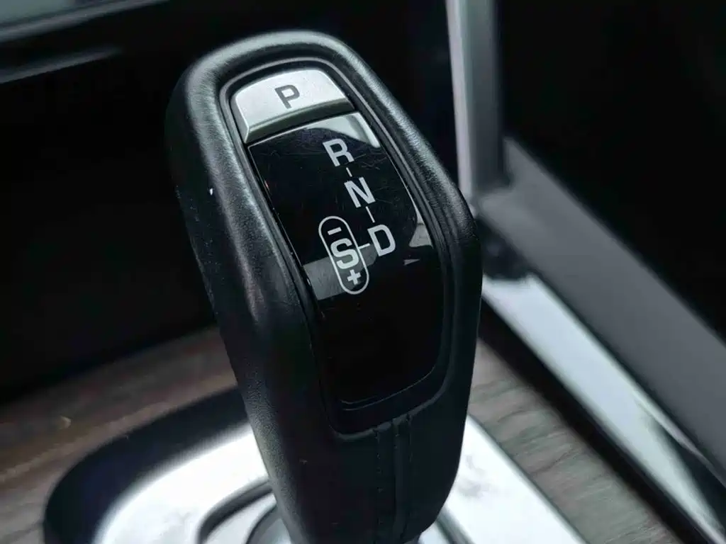Land Rover Discovery Sport 2021 — фото 21