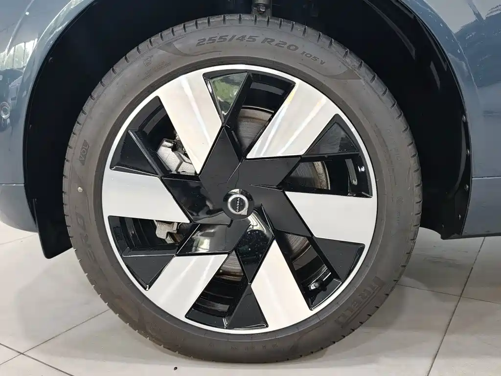 Volvo XC60 Plug-In Hybrid 2025 — фото 9