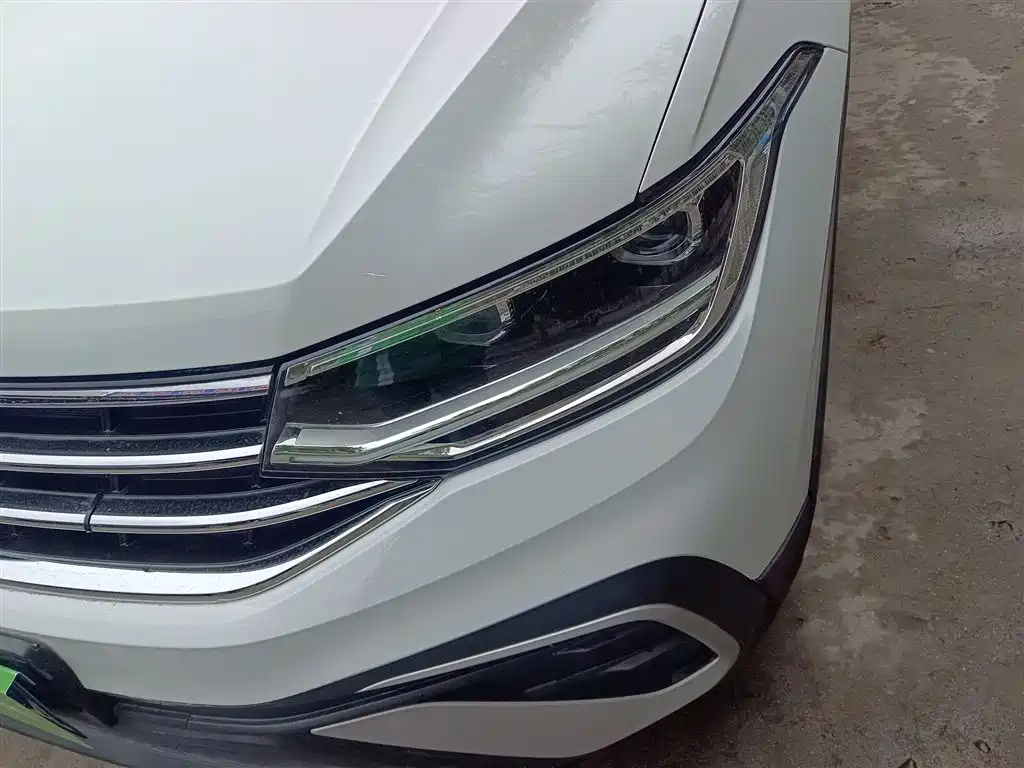 Volkswagen Tiguan L 2023 — фото 18