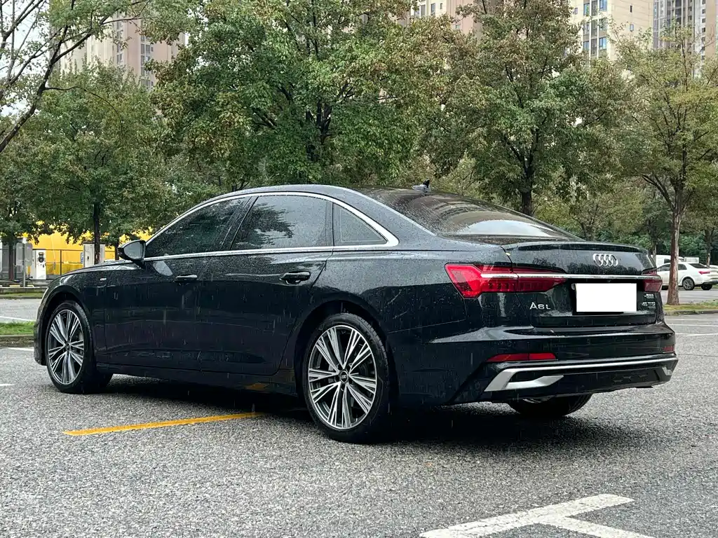 Audi A6L 2024 — фото 18