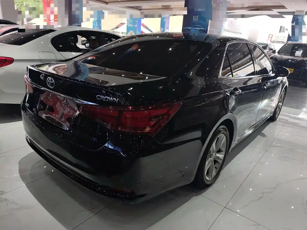Toyota Crown 2017