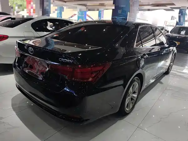 Toyota Crown 2017