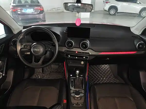 Audi Q2L E-Tron 2020