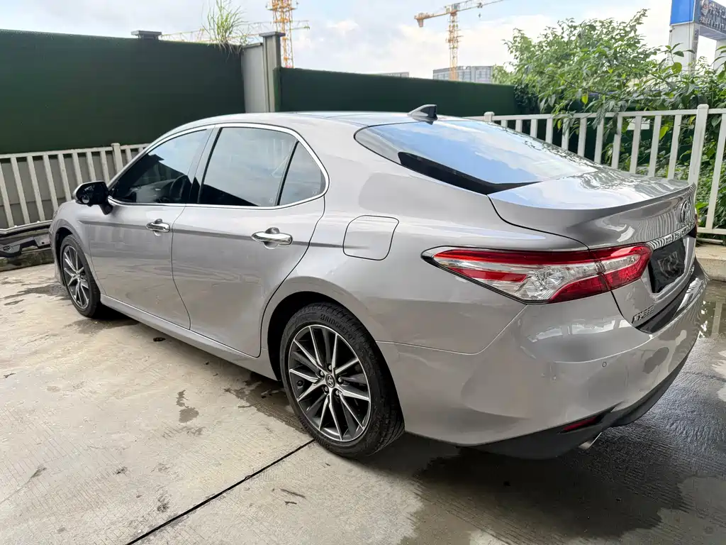 Toyota Camry 2021 — фото 6
