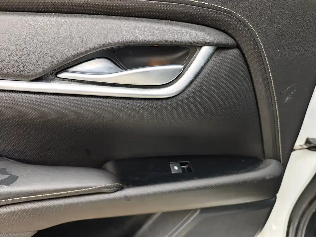 Cadillac XTS 2018 — фото 10