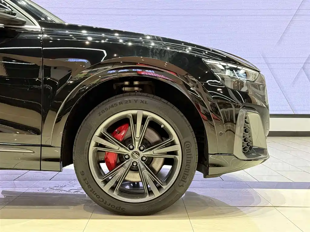 Audi Q8 2025 — фото 8