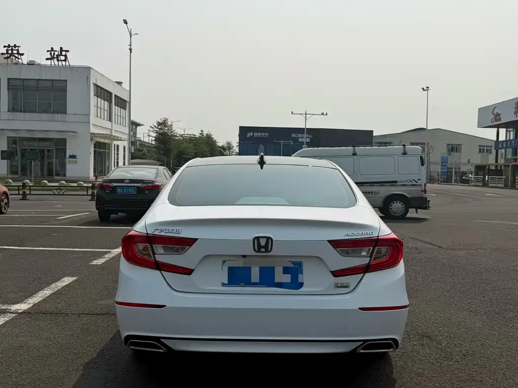Honda Accord 2019 — фото 8
