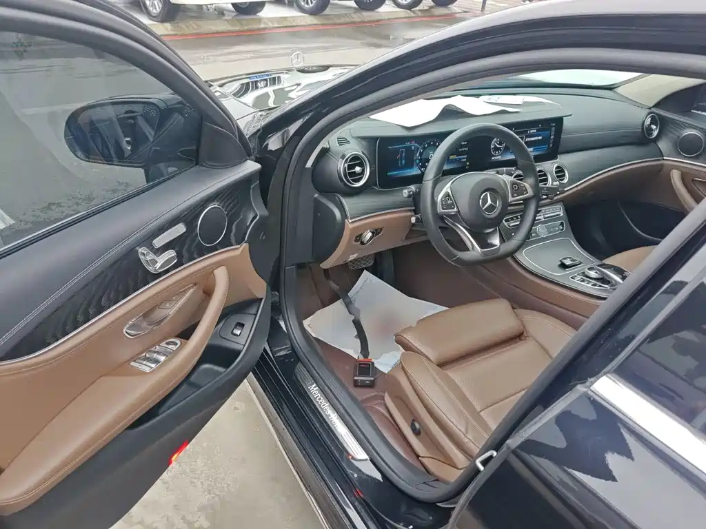 Mercedes-Benz E-Class 2018 — фото 12