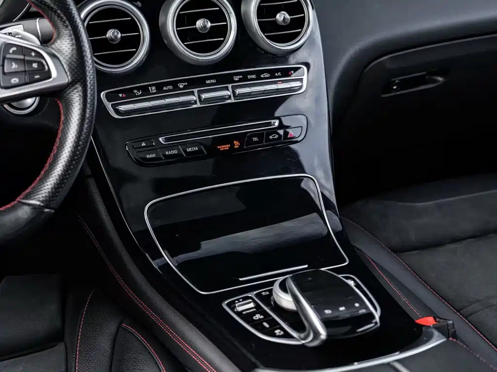 Mercedes-Benz GLC AMG 2020 — фото 18