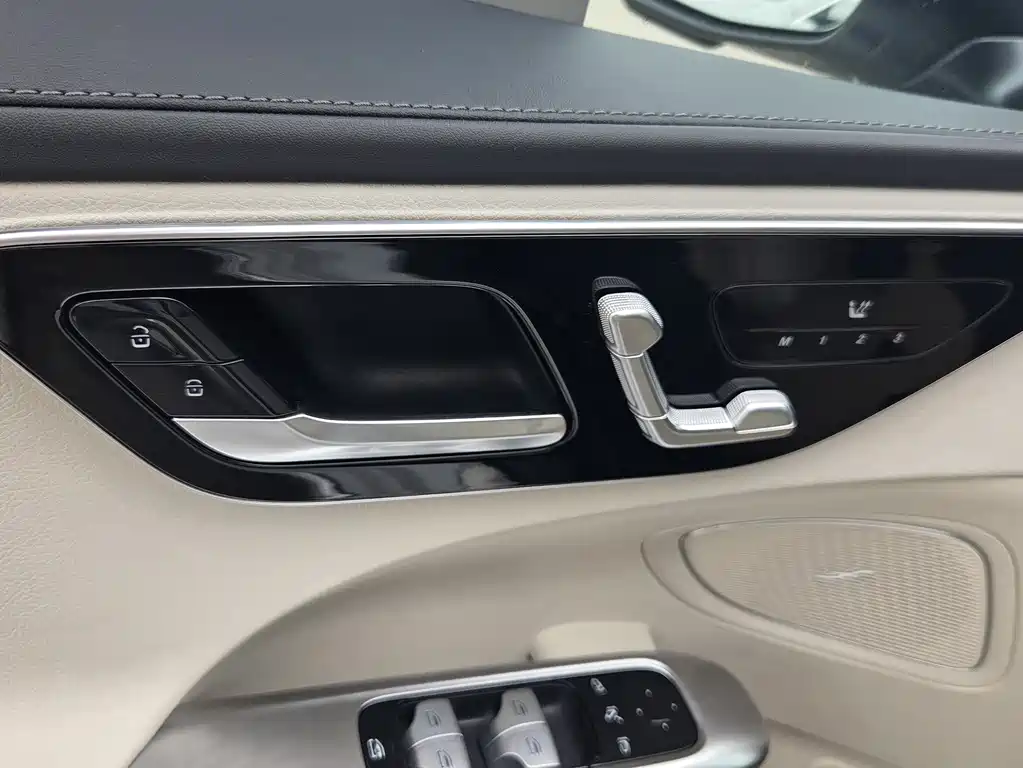 Mercedes-Benz C-Class 2023 — фото 8