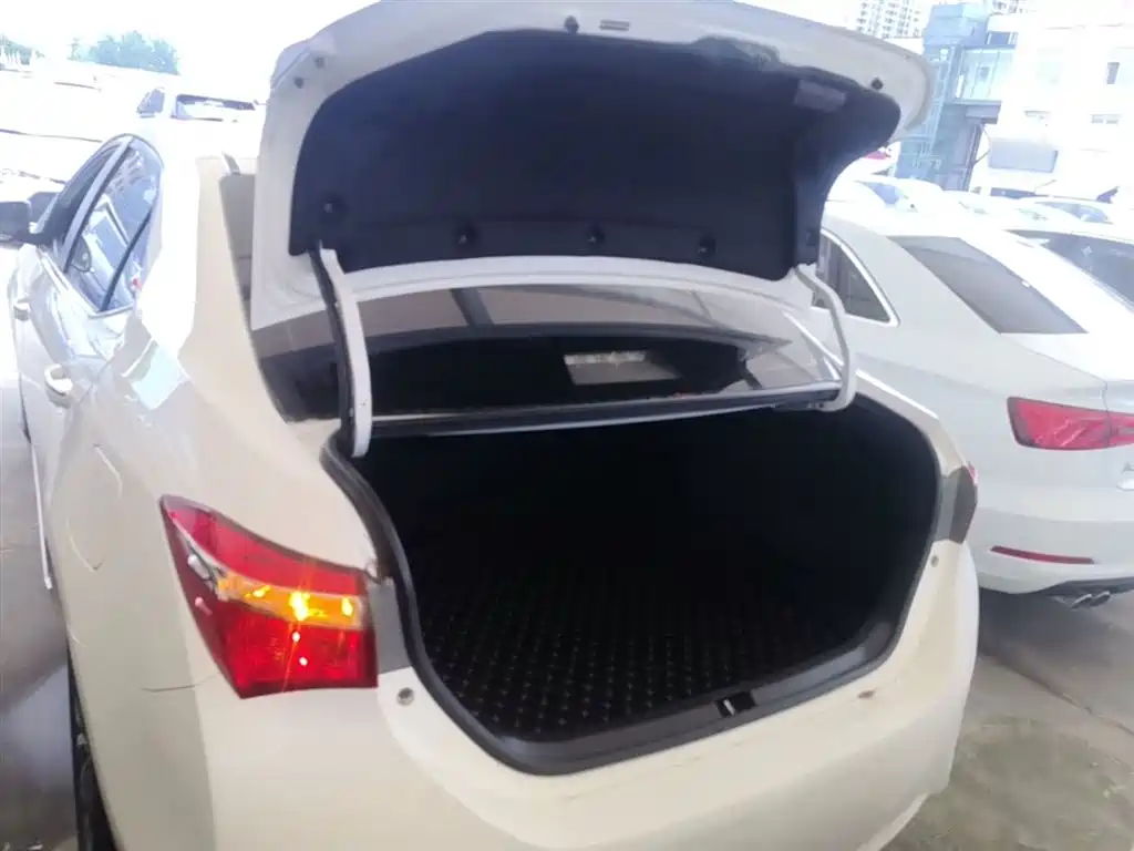 Toyota Corolla 2017 — фото 19