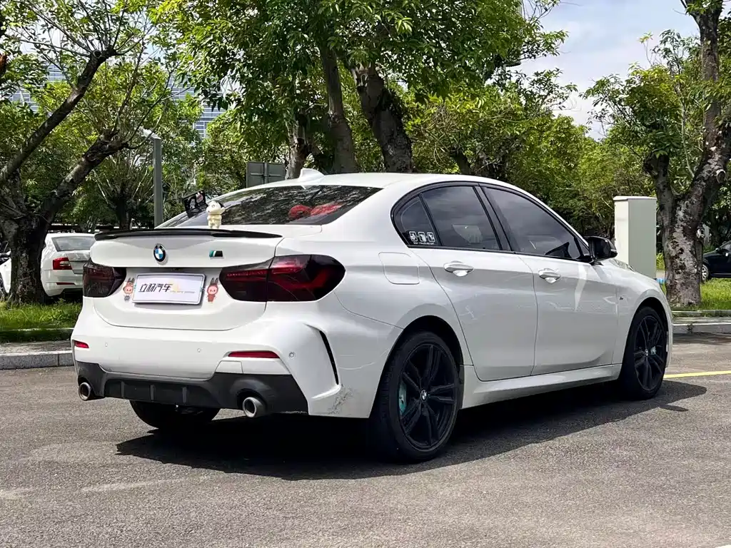 BMW 1 Series 2023 — фото 13
