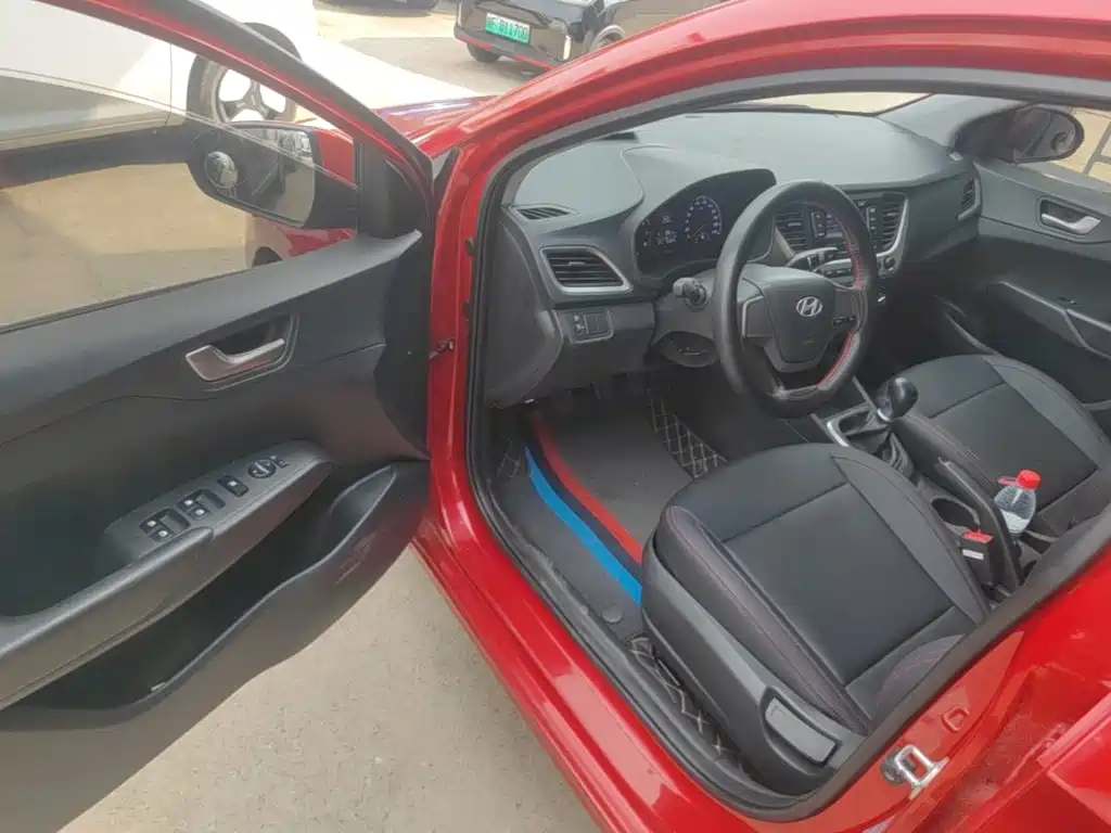 Hyundai Verna 2017 — фото 16