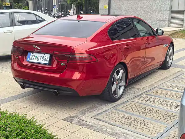 Jaguar XE 2015