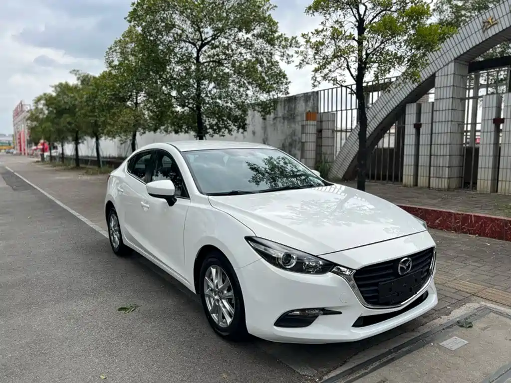 Mazda 3 Axela 2018 — фото 22