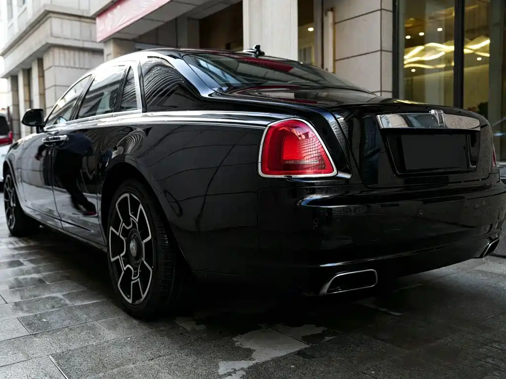 Rolls-Royce Ghost 2015 — фото 6
