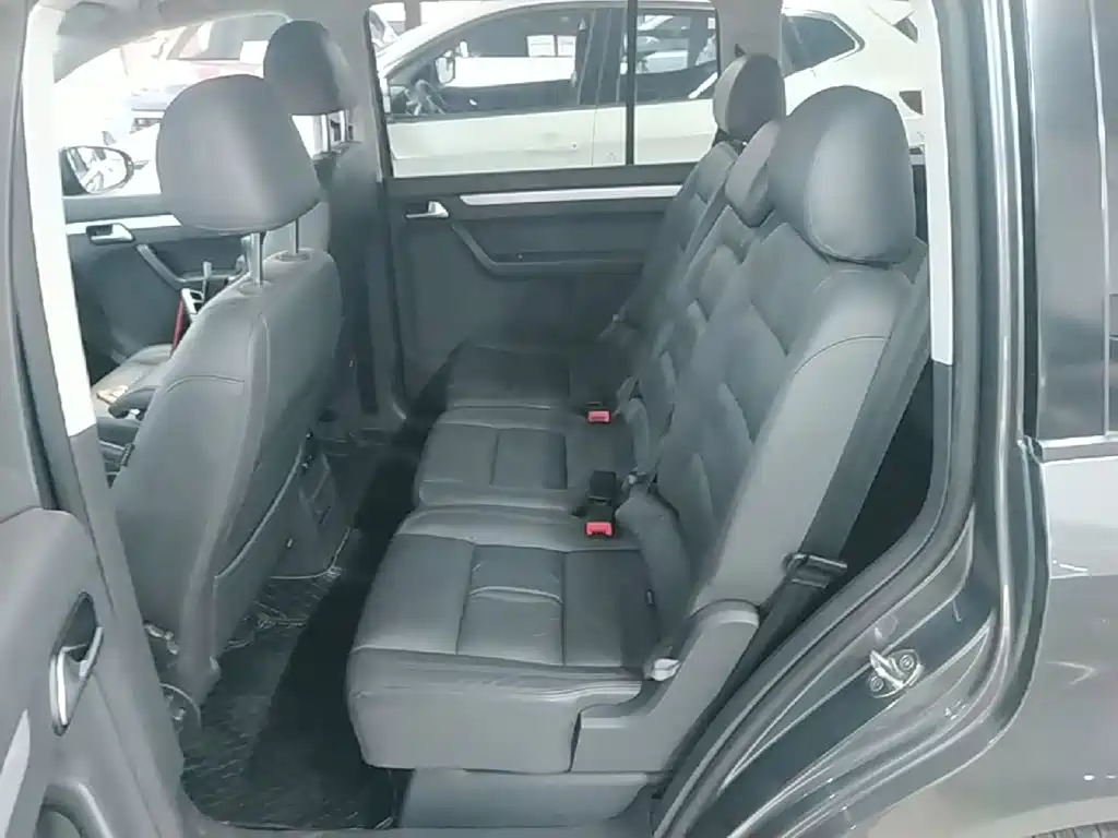 Volkswagen Touran 2015 — фото 17