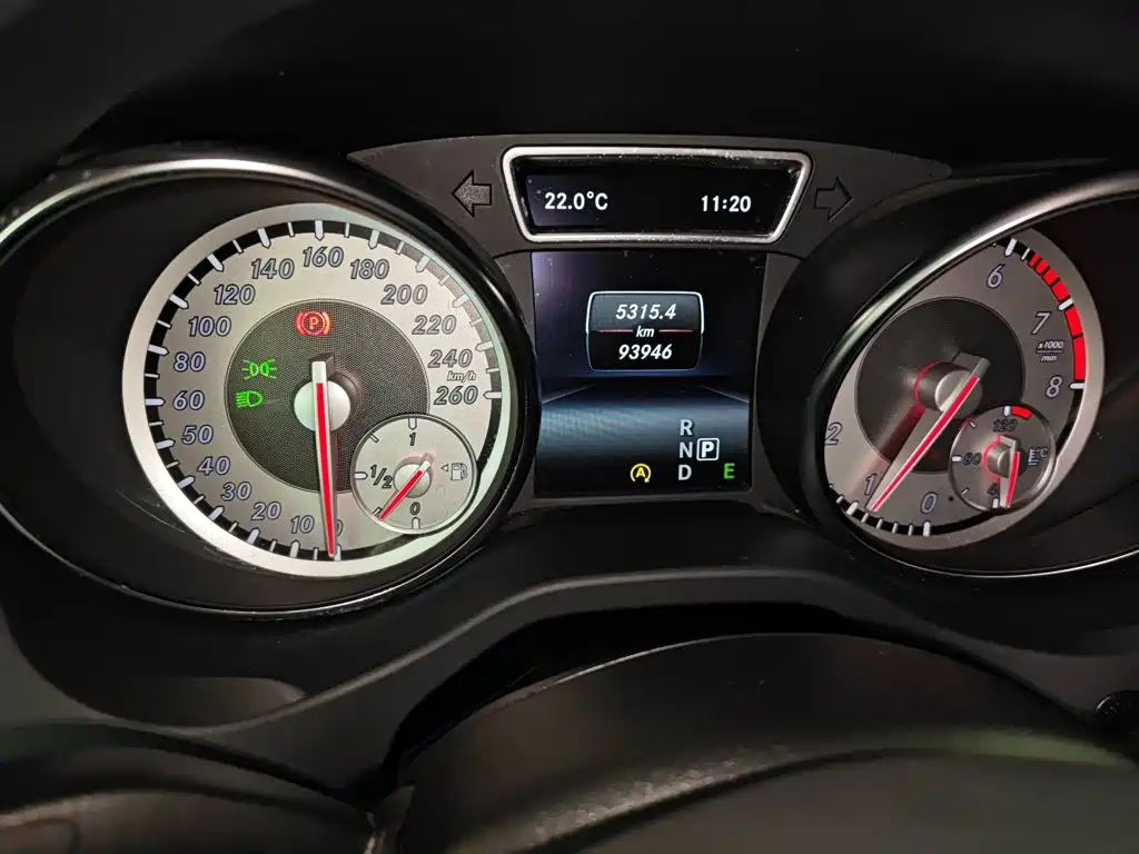 Mercedes-Benz GLA 2015 — фото 12