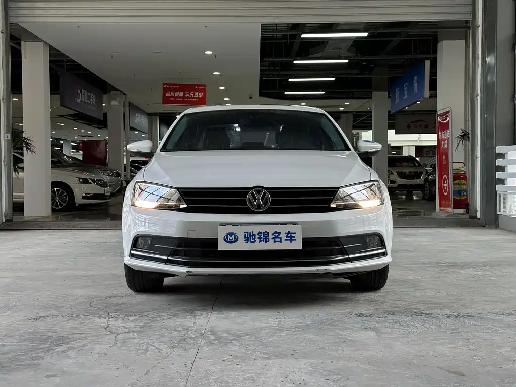 Volkswagen Sagitar 2018