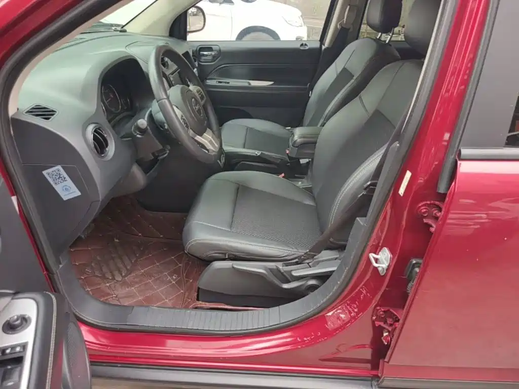 Jeep Compass 2014 — фото 15