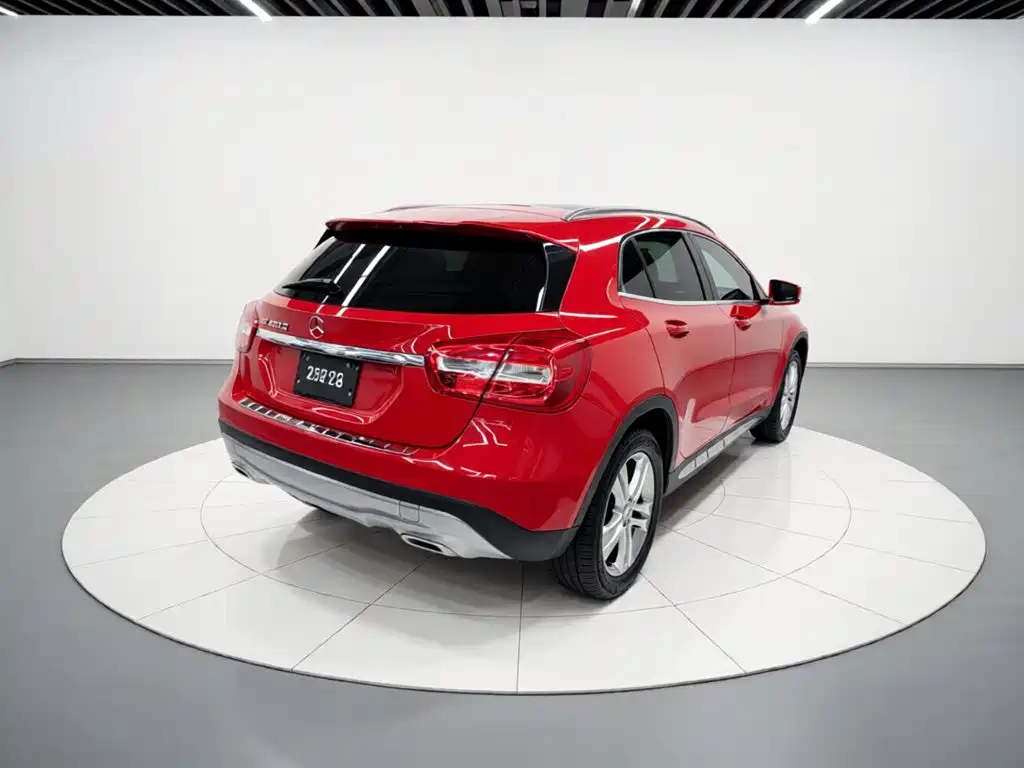 Mercedes-Benz GLA 2015