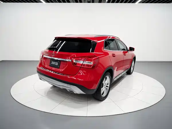 Mercedes-Benz GLA 2015