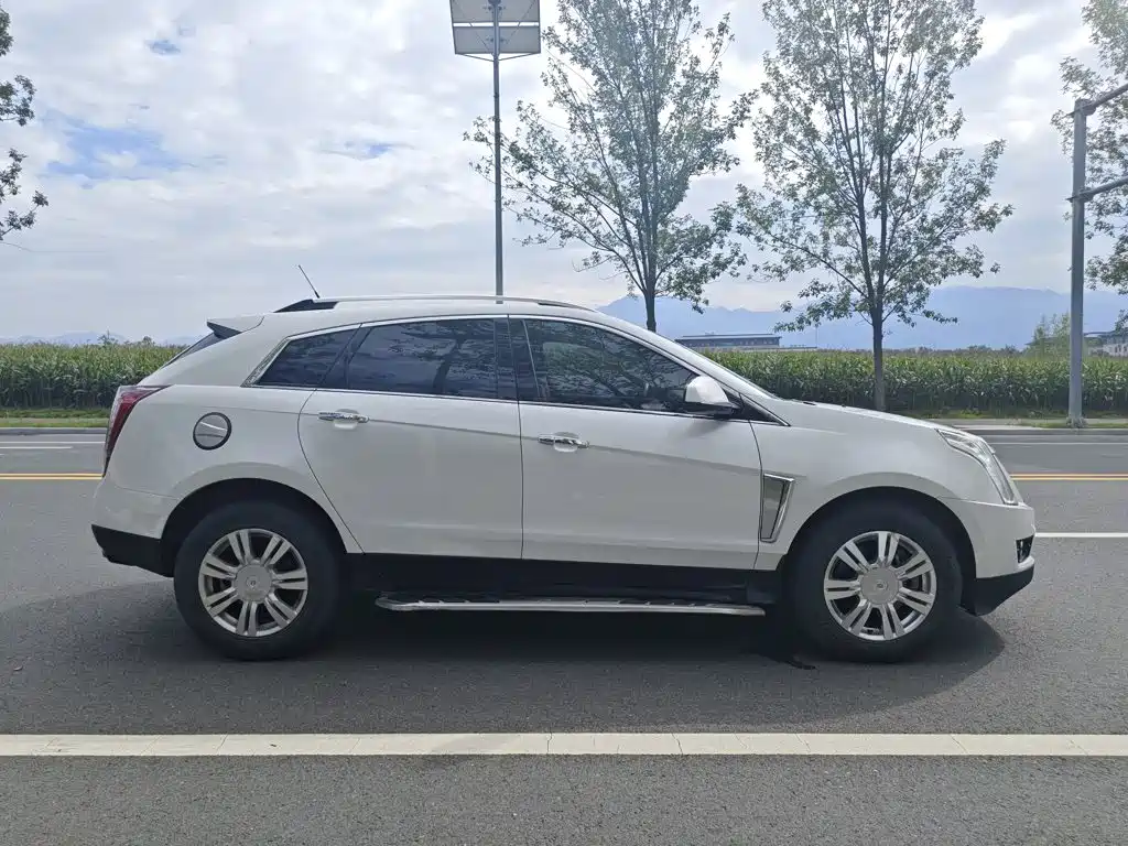 Cadillac SRX 2015 — фото 4