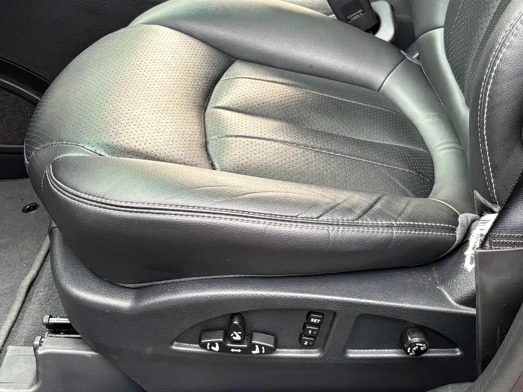 Luxgen Big 7 SUV 2015 — фото 13