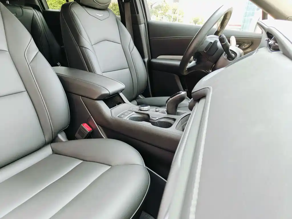 Cadillac XT4 2021 — фото 18