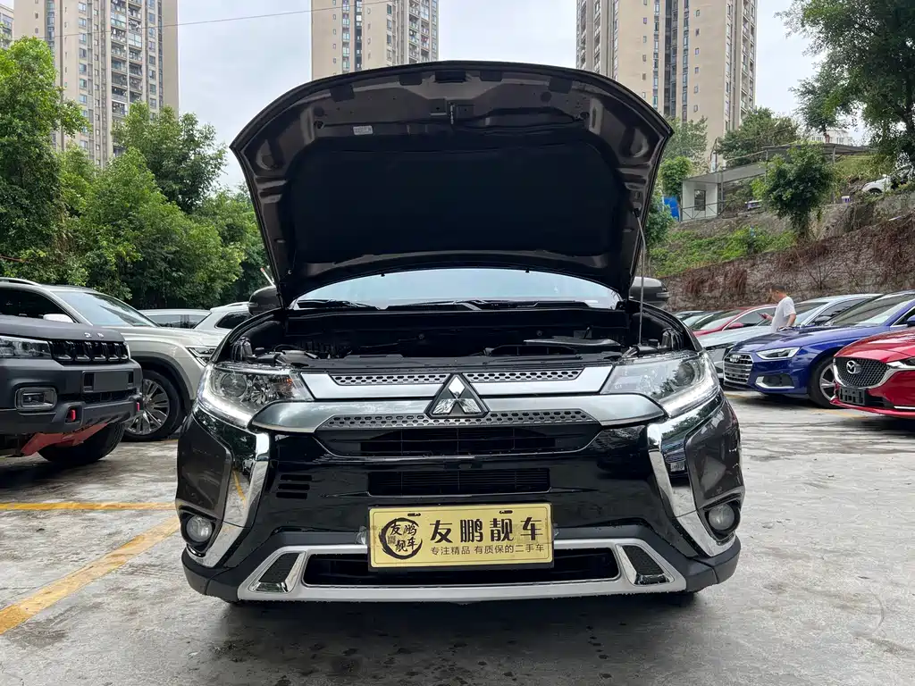 Mitsubishi Outlander 2020 — фото 4