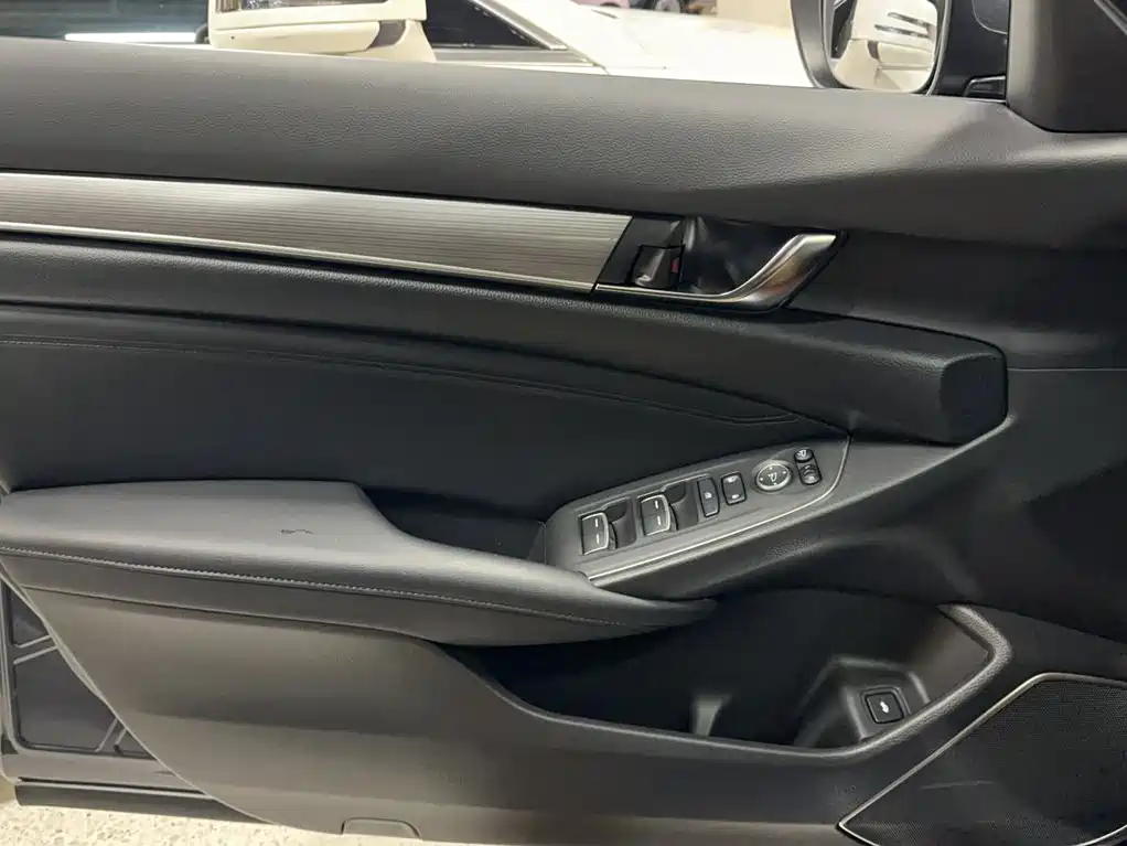 Honda Accord 2022 — фото 18