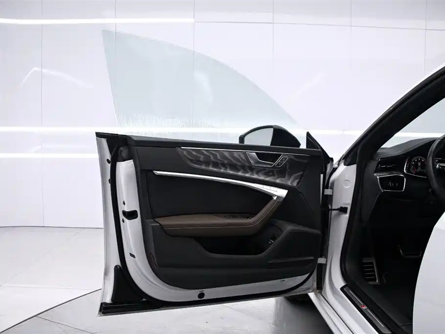 Audi A7L 2025 — фото 11
