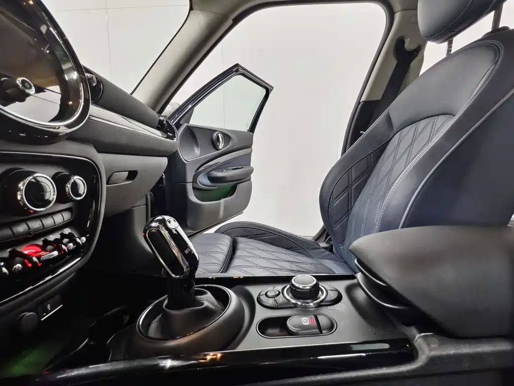 MINI Clubman 2021 — фото 12