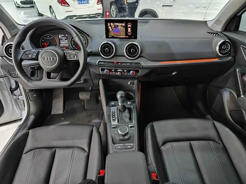 Audi Q2L 2024