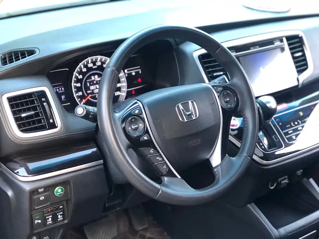 Honda Odyssey 2019 — фото 12